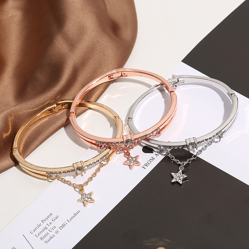 Nuovo braccialetto di diamanti rosso netto trema studenti versione coreana di braccialetto di moda a stella a cinque punte donne gioielli di cristallo_voghion.com