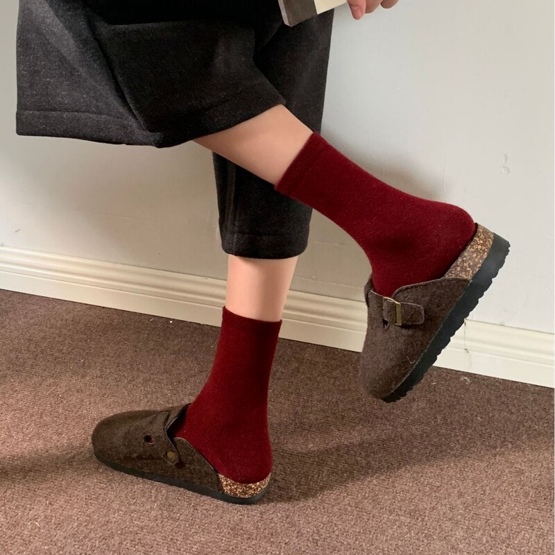 Autumn New Seamless Solid Color Raccoon Fur Sheep Wool Women's Mid-Tube Versatile Trendy Slouch Socks Retro Warm Autumn New Seamless Solid Color Raccoon Fur Sheep Wool Women's Mid-Tube Versatile Trendy Slouch Socks Retro Warm