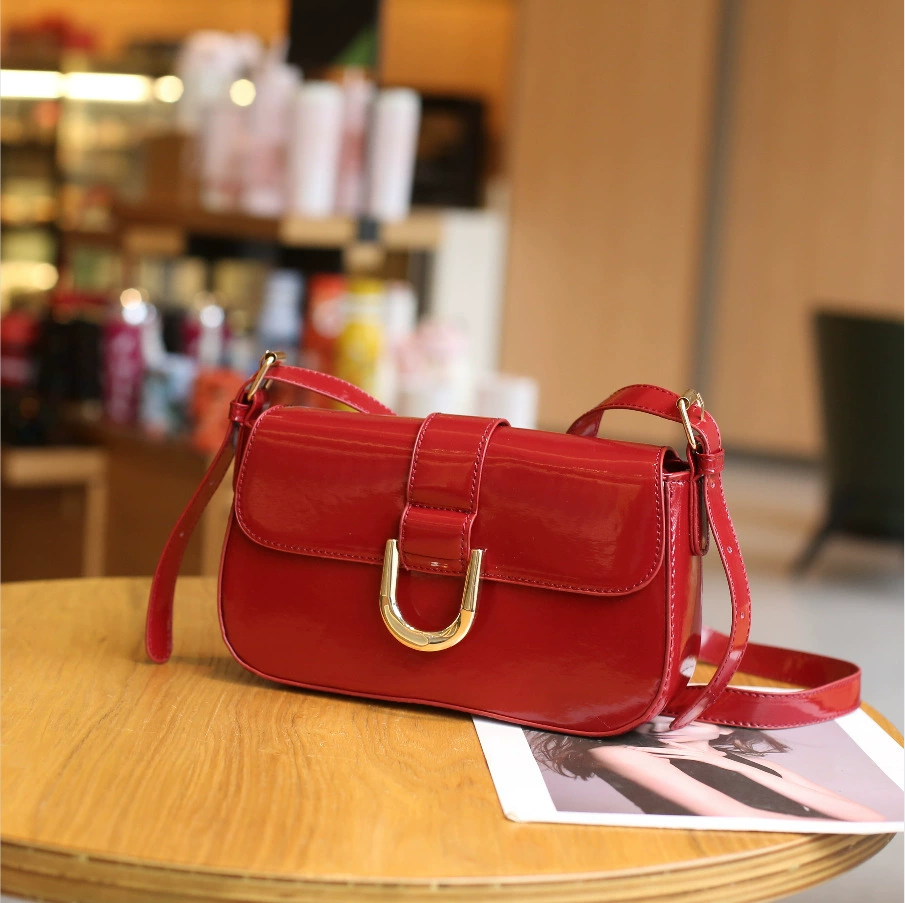 Retro one-shoulder bag, burgundy handheld underarm bag, shoulder bag, 2023, Korean style