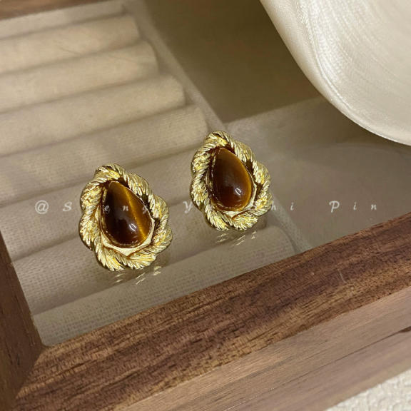 Earrings drop-shaped