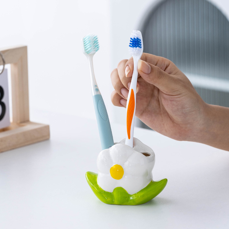 Creative Cute Flower Toothbrush Holder Children's Cute Bathroom Toilet Toothbrush Seat Rack Pen Holder Storage