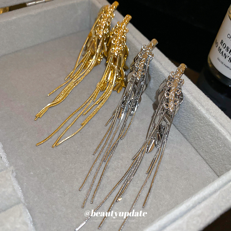 Pendientes de borla de espiga de trigo de viento de metal con aguja de plata Pendientes largos de moda europea y americana Pendientes de diseño exagerado de personalidad al por mayor