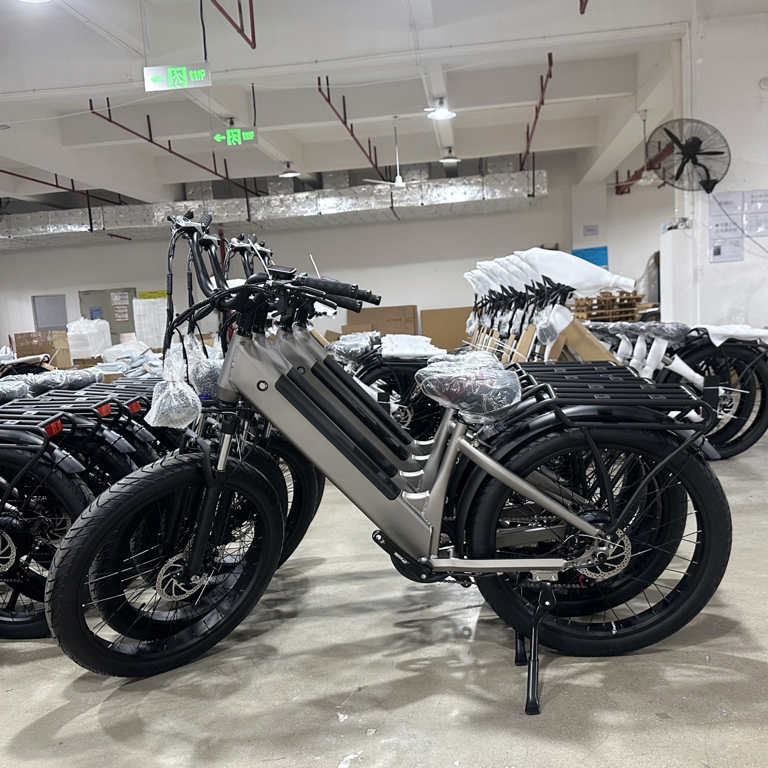 Electric Bicycle Burchda New Az26 European and American Snowmobile Factory Price Road Bike Cross-Border Leisure Bicycle