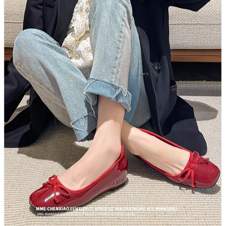 ¡No cansado! Invisible realce el pequeño hombre 2025 primavera y verano tacones altos boca baja Mary Jane zapatos individuales rojos mujer
