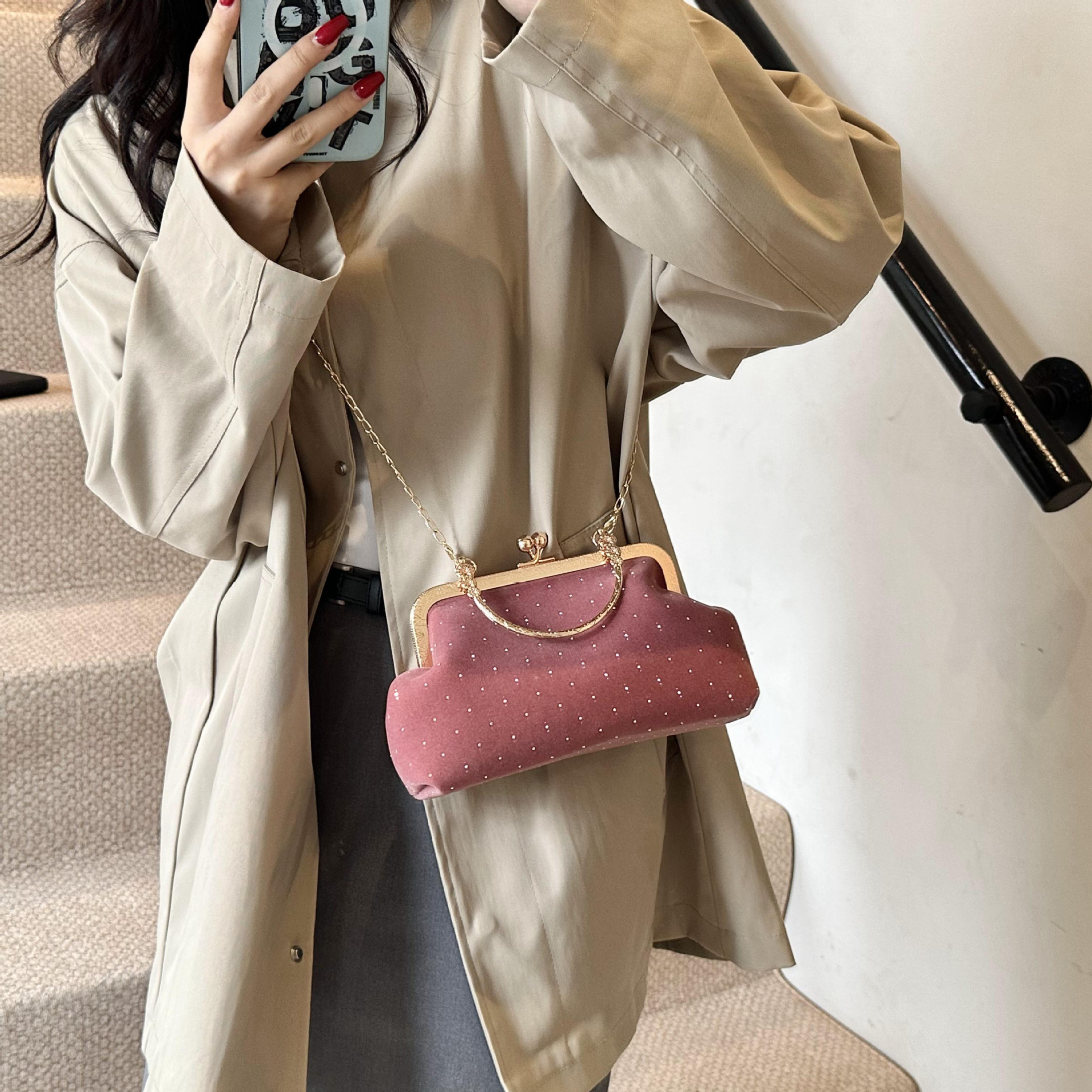 Clip, estilo de temperamento de alta gama, bolso pequeño portátil, bolso de vestido de cena para mujer, cadena de moda, bolso de concha de mensajero de un solo hombro