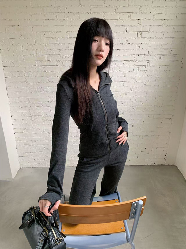 誉一新款2025秋季运动风休闲套装长袖开衫+微喇休闲裤6847+6848|undefined