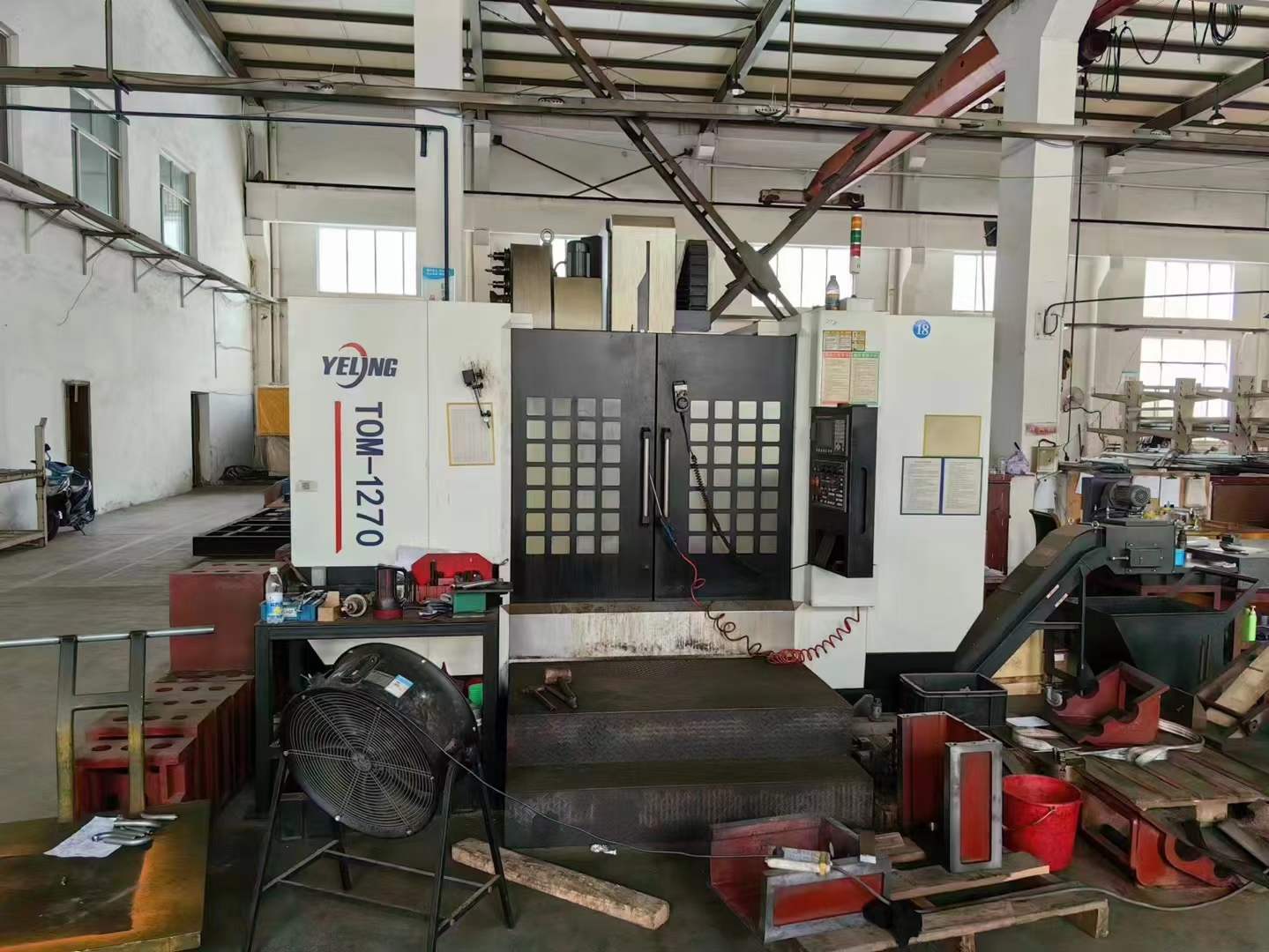 处理二手野凌TOM-1270立式加工中心BT50主轴