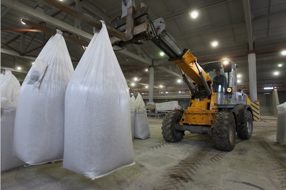 한 손으로 톤백을 잡아라