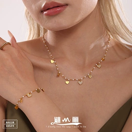 项链;耳环;戒指