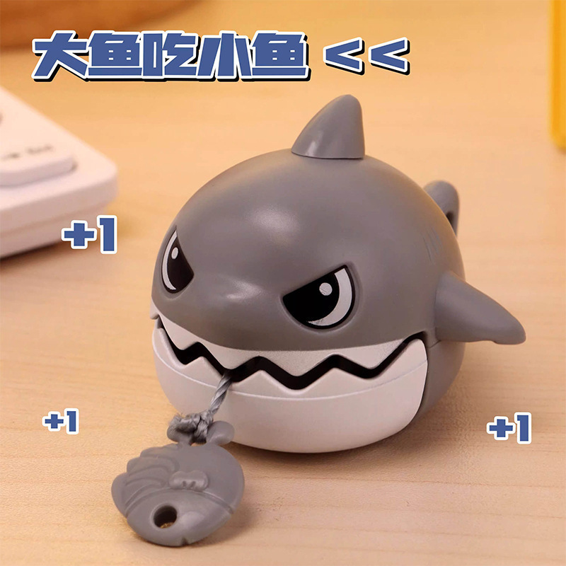 Pull-String Shark Toy Stress Relief Keychain Creative Pull-String Shark Gift Children's Toy