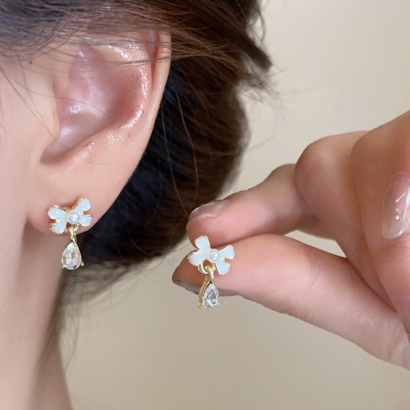 1#나비 리본 귀걸이 한 쌍