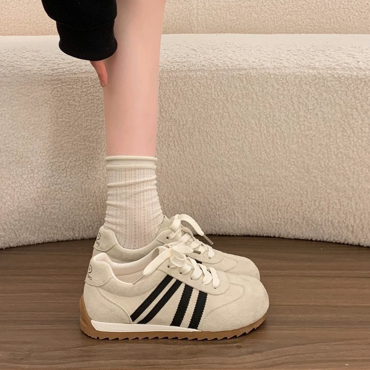Zapatos de entrenamiento retro rojo coreano 2026 nuevos zapatos de mujer de verano con suela gruesa de estilo de escuela zapatos de skate casuales
