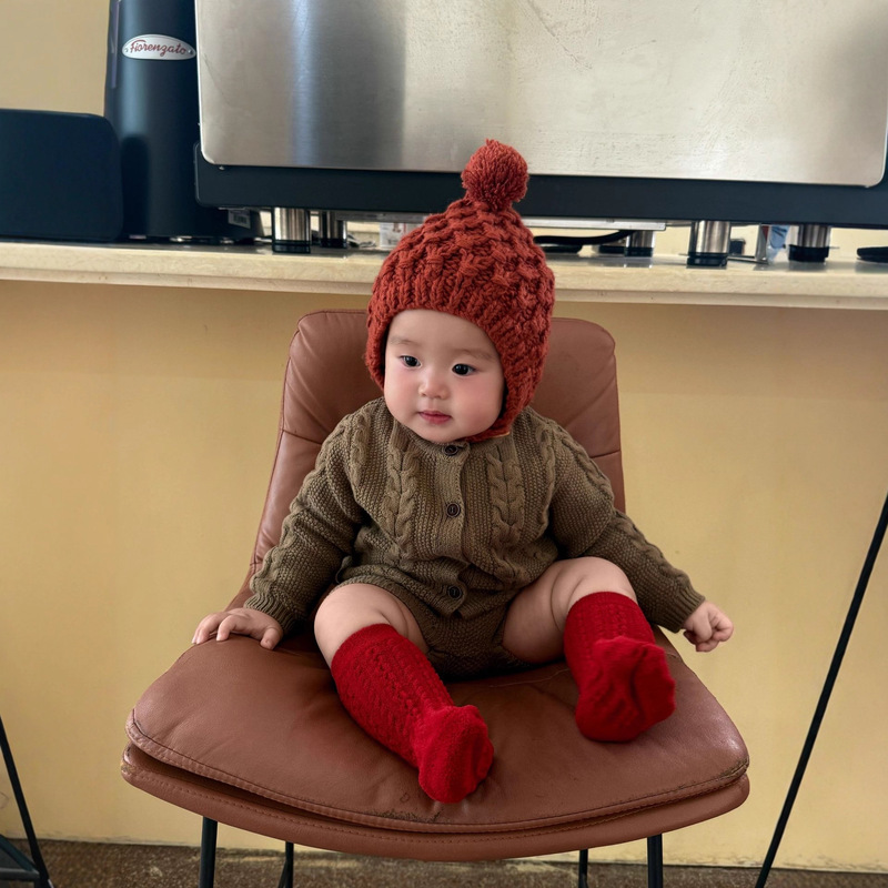 Autumn and Winter Boys' Suit Retro Twist Wooden Button Knitted Cardigan Baby Boy Suit Top + Shorts 2-Piece Set