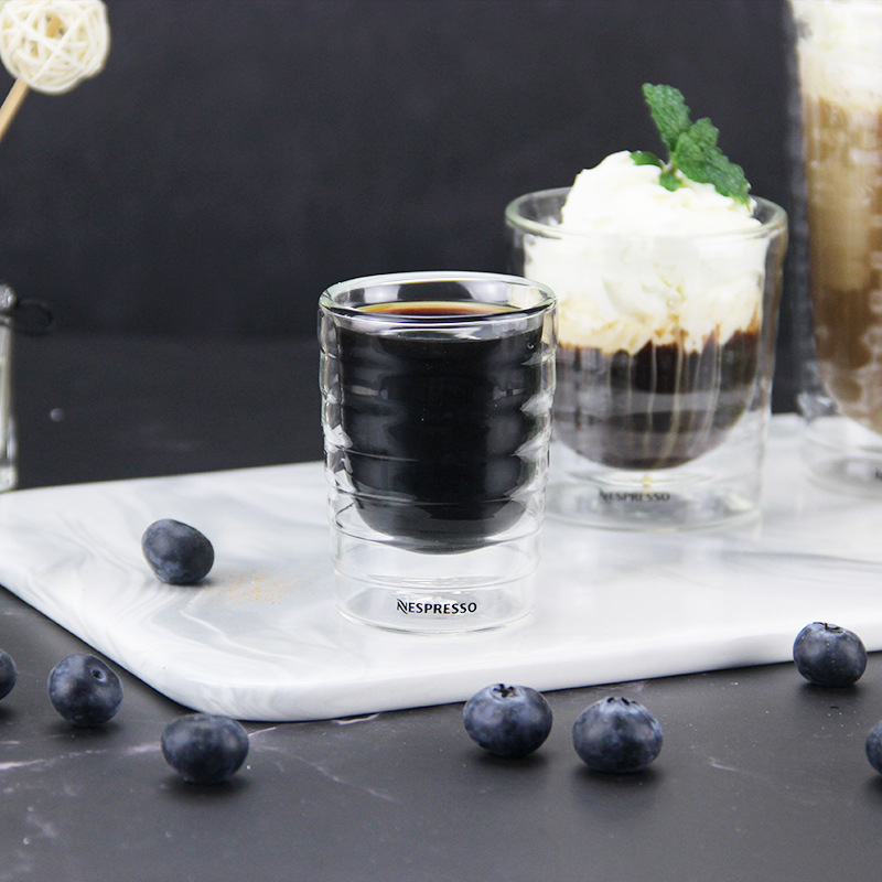 Fábrica al por mayor grande, mediano y pequeño vidrio aislado de doble capa taza roscada resistente al frío café caliente vino tinto en stock suministro transfronterizo