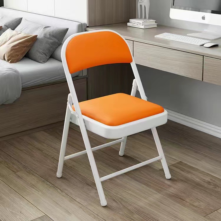 흰색 선반---주황색(가죽 표면)