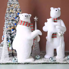 2023クリスマス人形の装飾品が床に落ちてホテルのデパートのショーウインドーの大きいサイズの人形熊ペンギンのシーンのセット