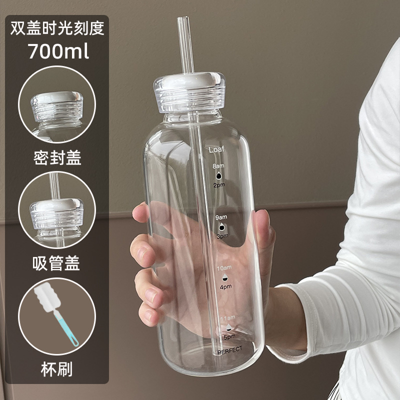 700ml 이중 뚜껑 모델에는 빨대 + 컵 브러시가 함께 제공됩니다.