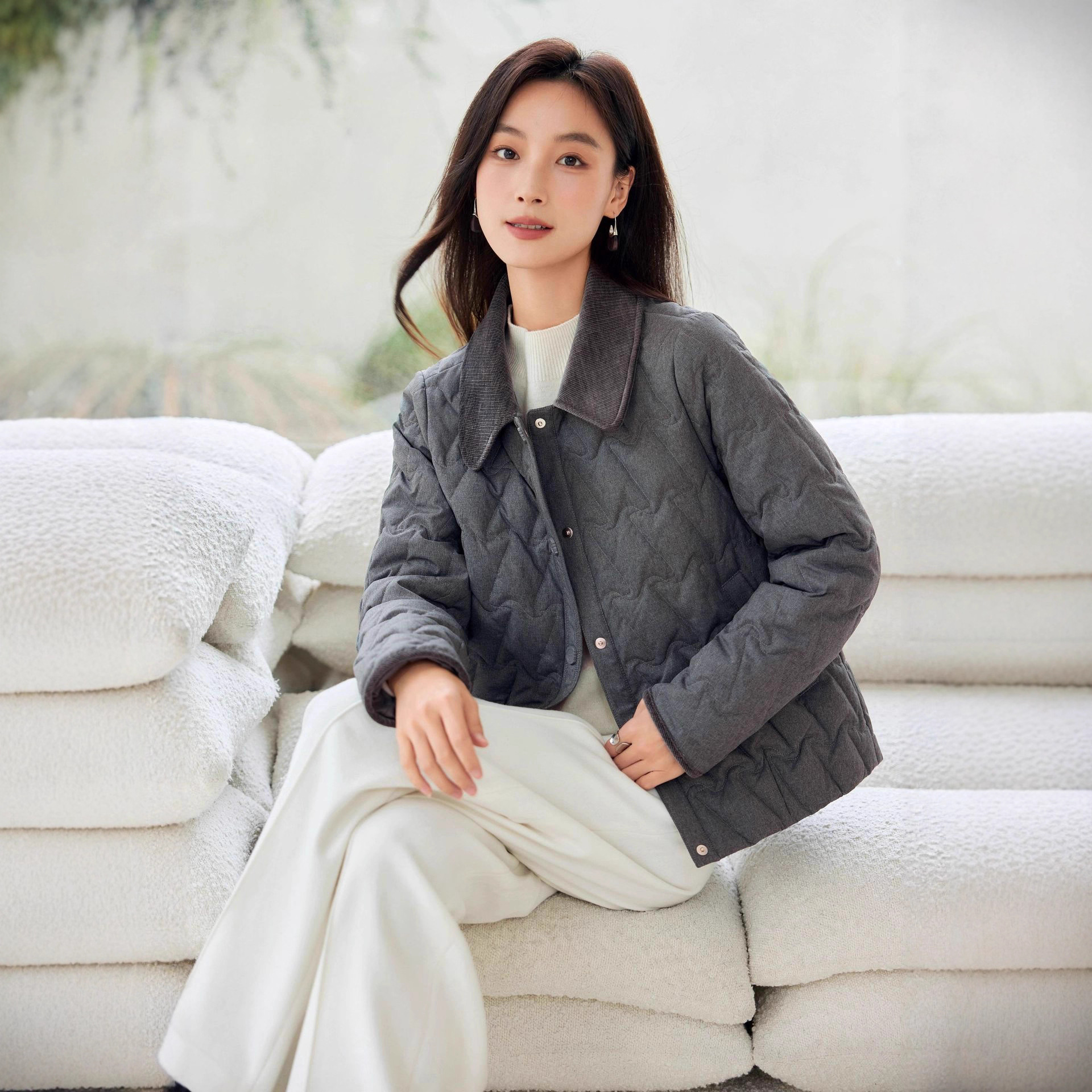 2025 Autumn and Winter Goose down down Jacket Women's Lightweight Short Lapel Fashion 90 Goose down Short Jacket