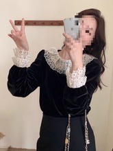 韩系设计蕾丝拼接花边丝绒圆领小衫女春秋季新款娃娃领上衣潮