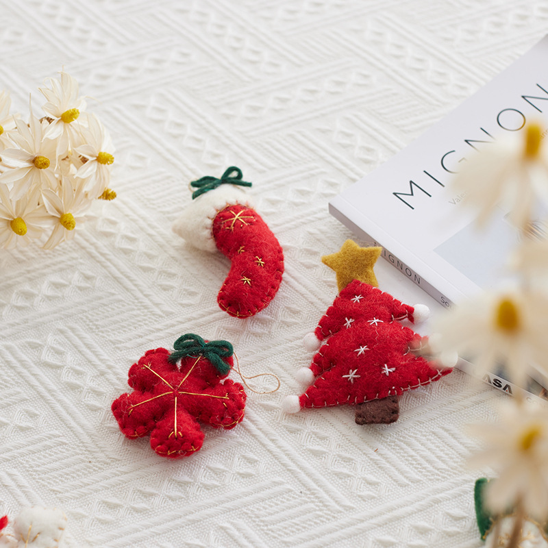 Madera de 8cm de lana fieltro colgantes de nieve decoraciones de árbol de Navidad mini accesorios DIY hechos a mano decoraciones de Navidad