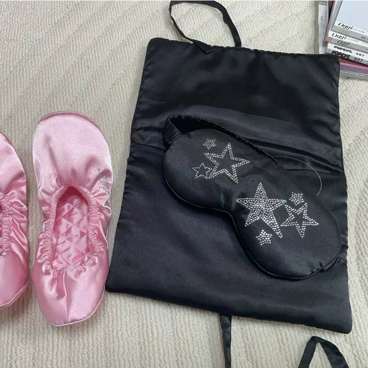 Тапочки из искусственного шелка Маска на глаза Сумка для хранения из трех предметов Высококачественный подарок