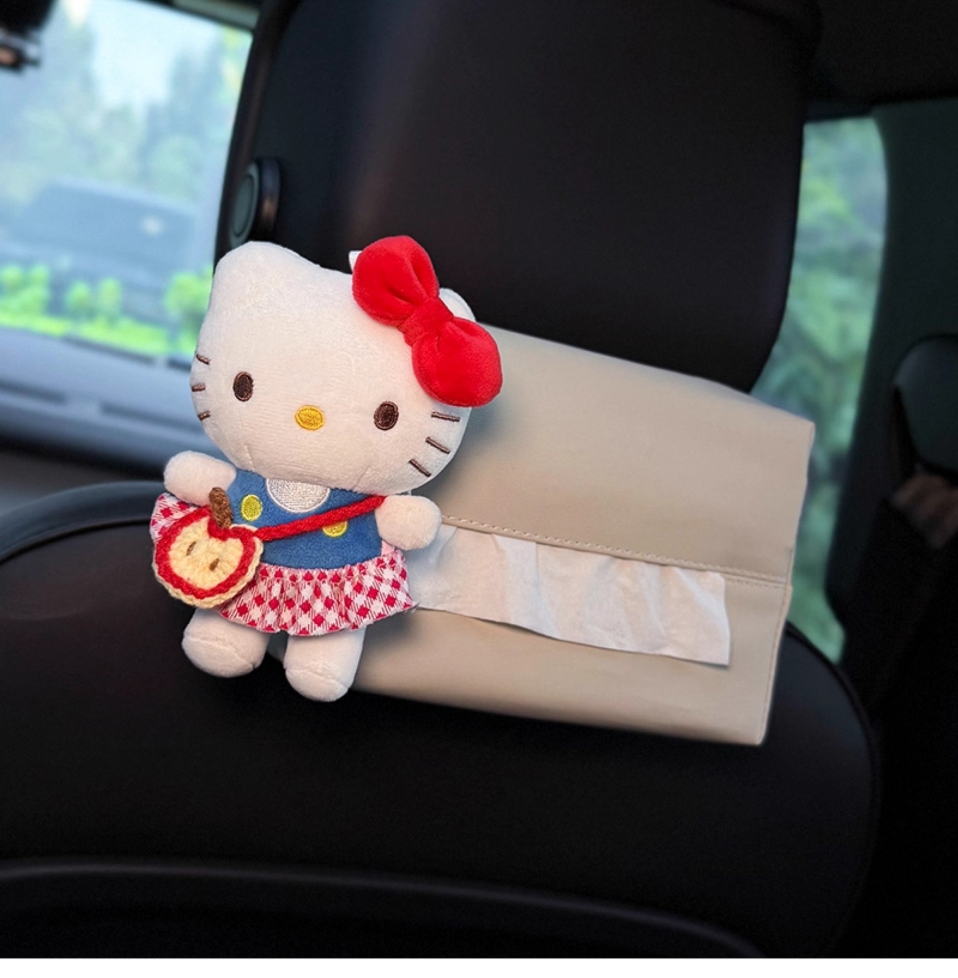 2026 New Model Car Tissue Box, Hanging Type for Car Rear Seat Headrest, High-End and Stylish Design for Women