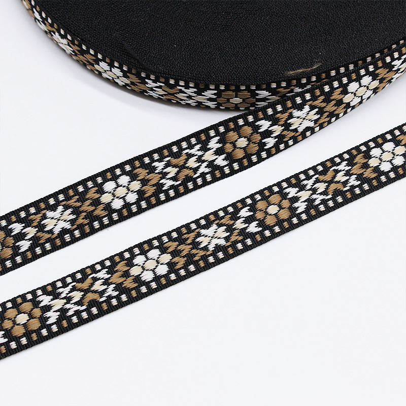 �����������ڷ�װ���߸���б�ƺ�ɫ�Ứ֯����ڰ���������