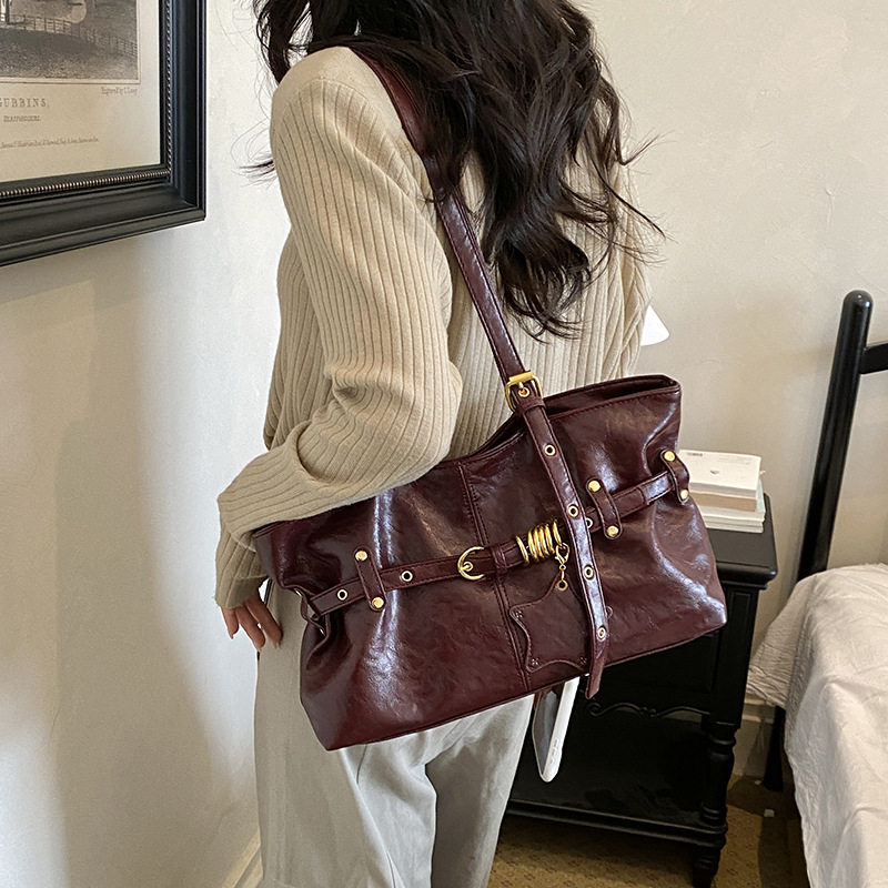 Túi xách tay nữ tote cỡ lớn chất liệu PU khóa cài nắp, đeo vai hai quai — Rượu vang đỏ, màu cà phê, xanh lá cây, đen chi tiết 18