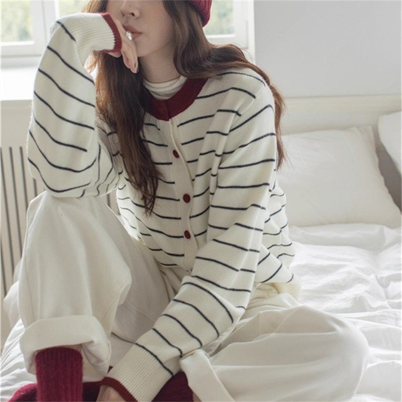 Autumn and Winter Korean Style New Contrast Color Stripesd Knitted Cardigan Women's Design Versatile Elegant Niche Sweater Jacket Top