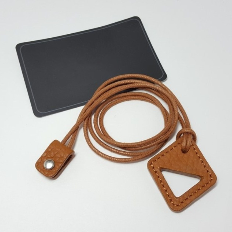 Japanese and Korean sunglasses with non-slip lanyard halter sunglasses with triangle leather Marine glasses frame Japanese and Korean sunglasses with non-slip lanyard halter sunglasses with triangle leather Marine glasses frame