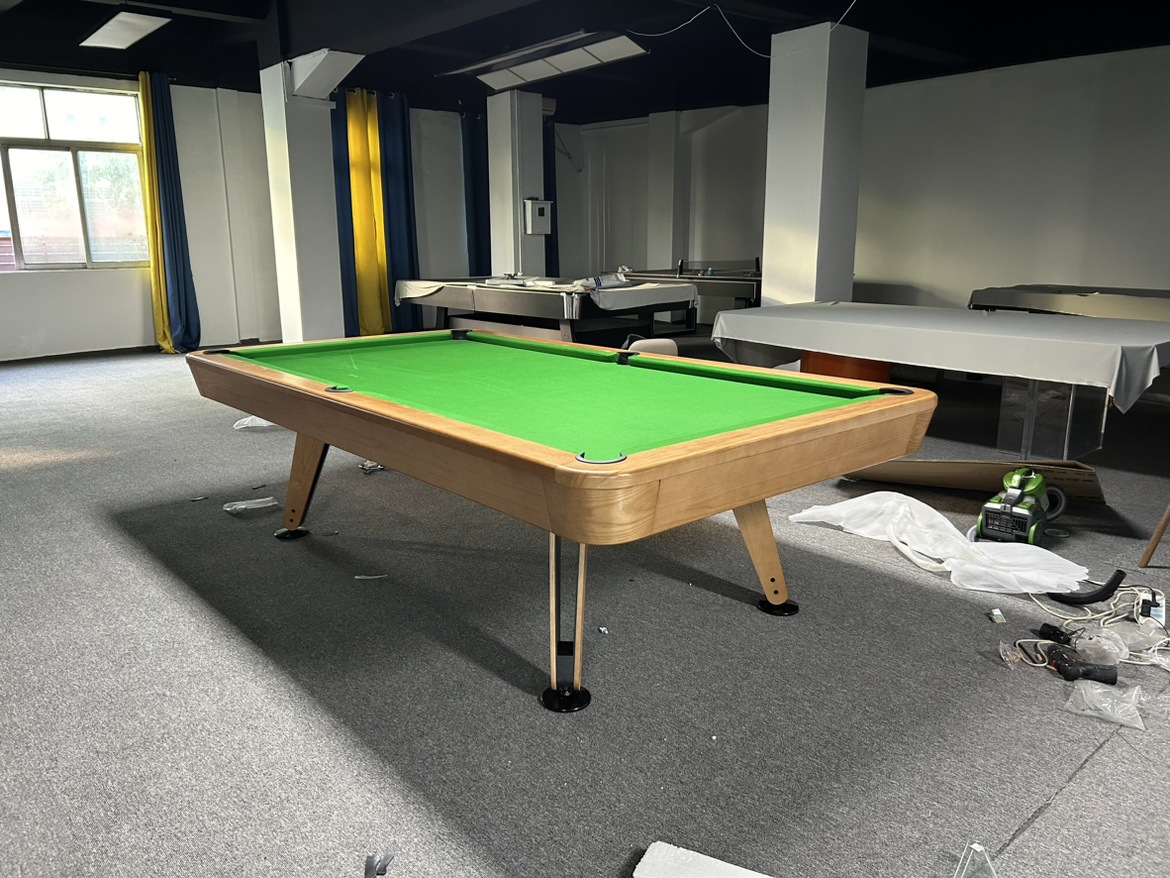 8 pies color madera (tela negra/tela verde)