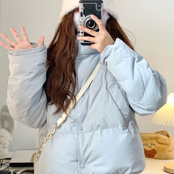 奶蓝色羽绒服女短款2025年新款韩版小个子设计感白鸭绒面包服外套