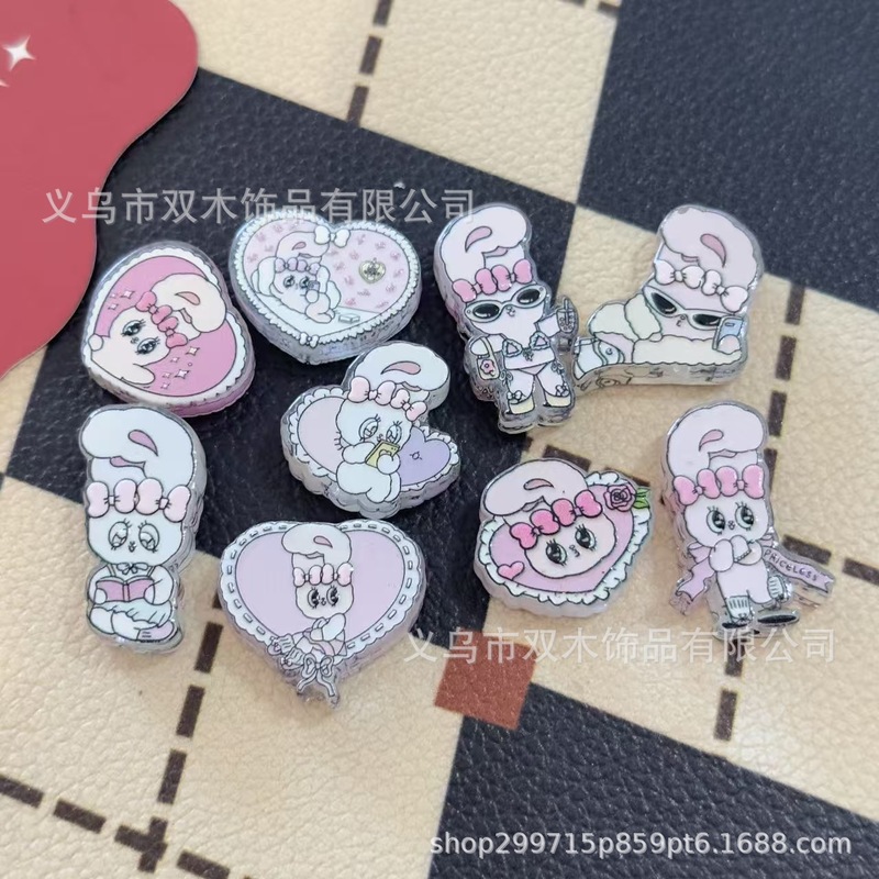 印花浮雕卡通艾丝乐小兔子板材串珠 diy手链手机链包挂车挂配件|undefined