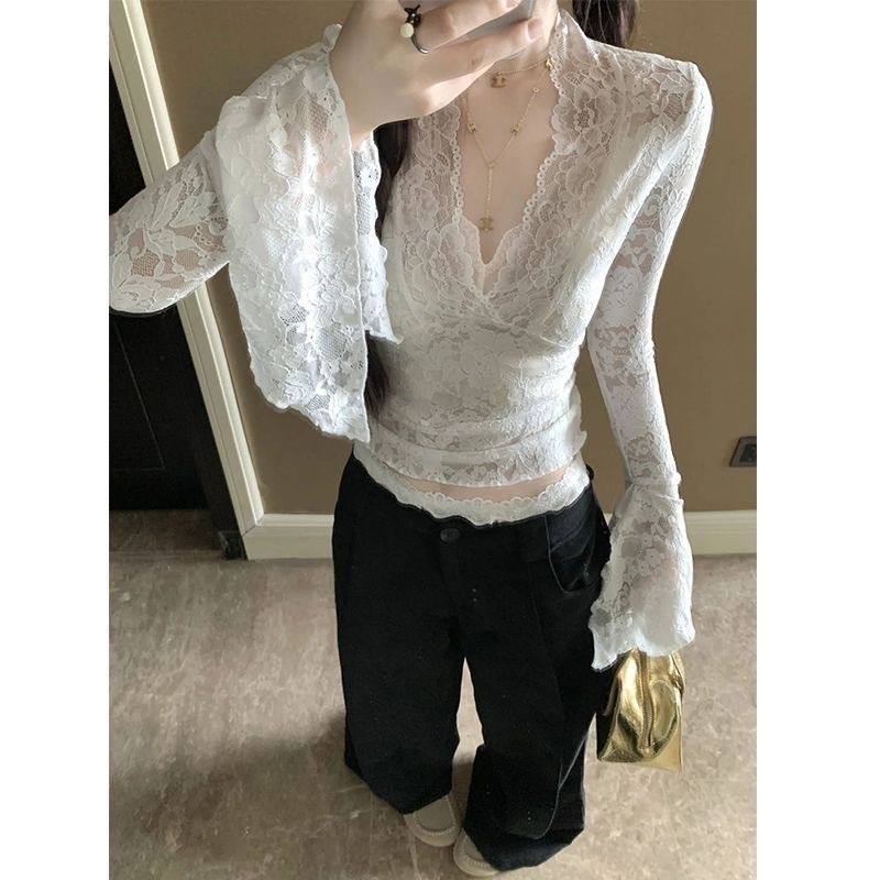 白色v领蕾丝打底衫女早秋纯欲性感修身显瘦长袖T恤小众设计感上衣