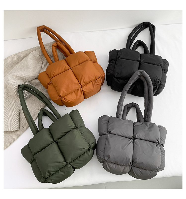 Neue Daunentasche, Baumwollkleidung, Damentasche, einfache, mit Baumwolle gefüllte Weltraumtasche, Einkaufstasche, weiche, karierte tragbare Umhängetasche_voghion.com