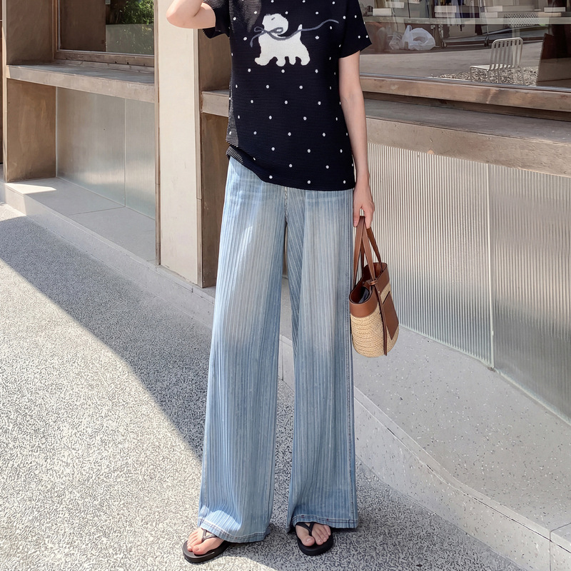 Factory direct Issey Miyake style pleated faux denim wide-leg pants, printed, washed, gradient, high-waisted, drapey, floor-length trousers Factory direct Issey Miyake style pleated faux denim wide-leg pants, printed, washed, gradient, high-waisted, drapey, floor-length trousers