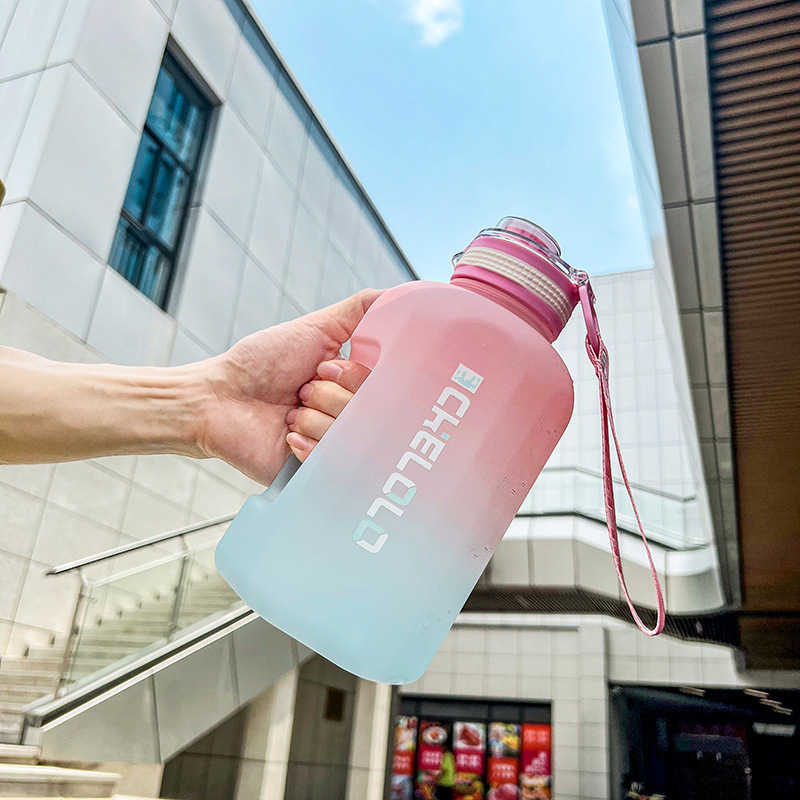 トンタンバケツ型大容量ウォーターカップ、フィットネススポーツウォーターボトル、学生用プラスチック製スペースボトル、卸売、携帯用|undefined