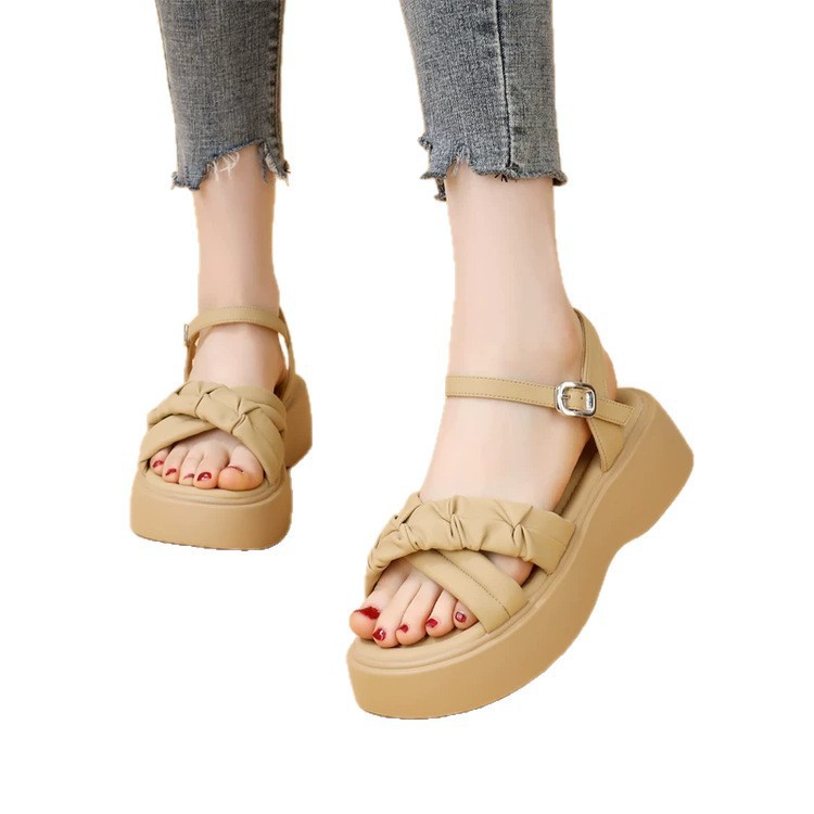Sandalias de altura para mujeres 2026 nuevo tipo de verano pequeño dedo desnudado estilo francés sandalias de playa de talón grueso para mujeres
