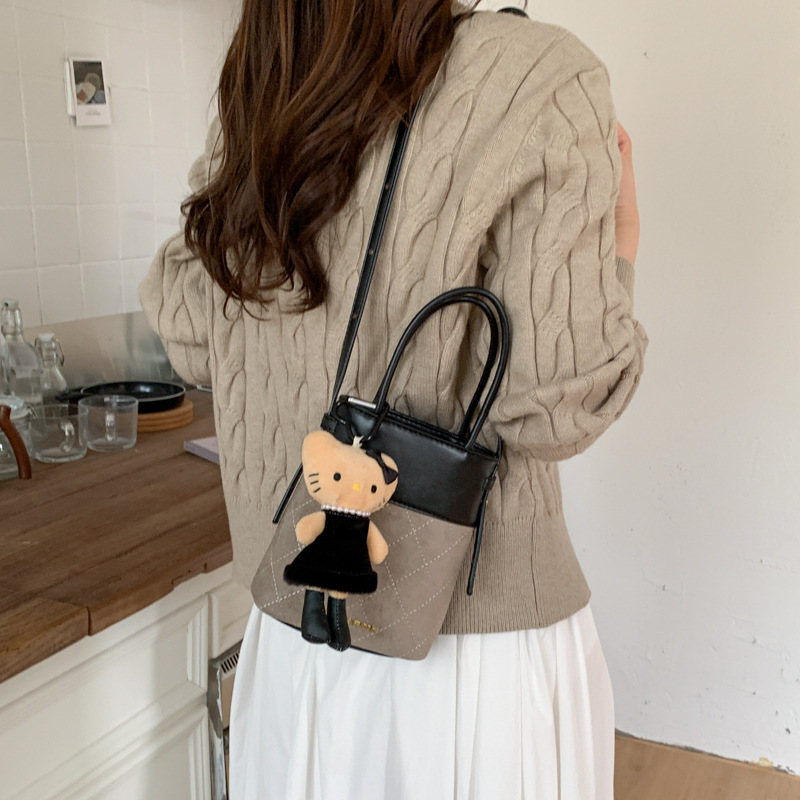 Bolsa de mano transfronteriza de diamante universal bolso de cubo de agua mujer otoño y invierno 2025 nuevo estilo de alta calidad bolso de hombro bolso de viaje