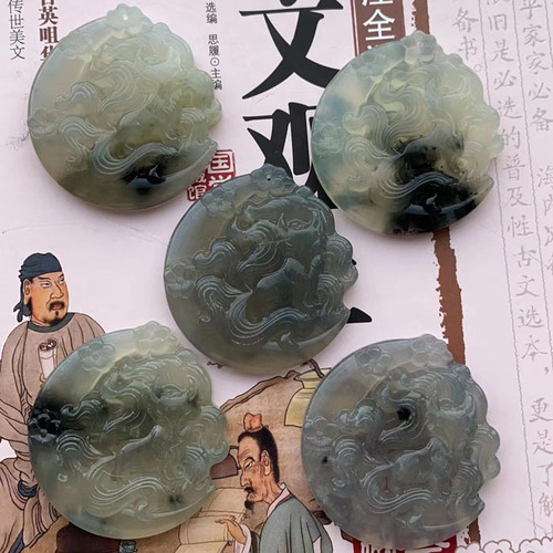 Natural jade nine-tailed fox pendant Xiu jade ink jade machine carved fox accessories single-sided jade fox pendant