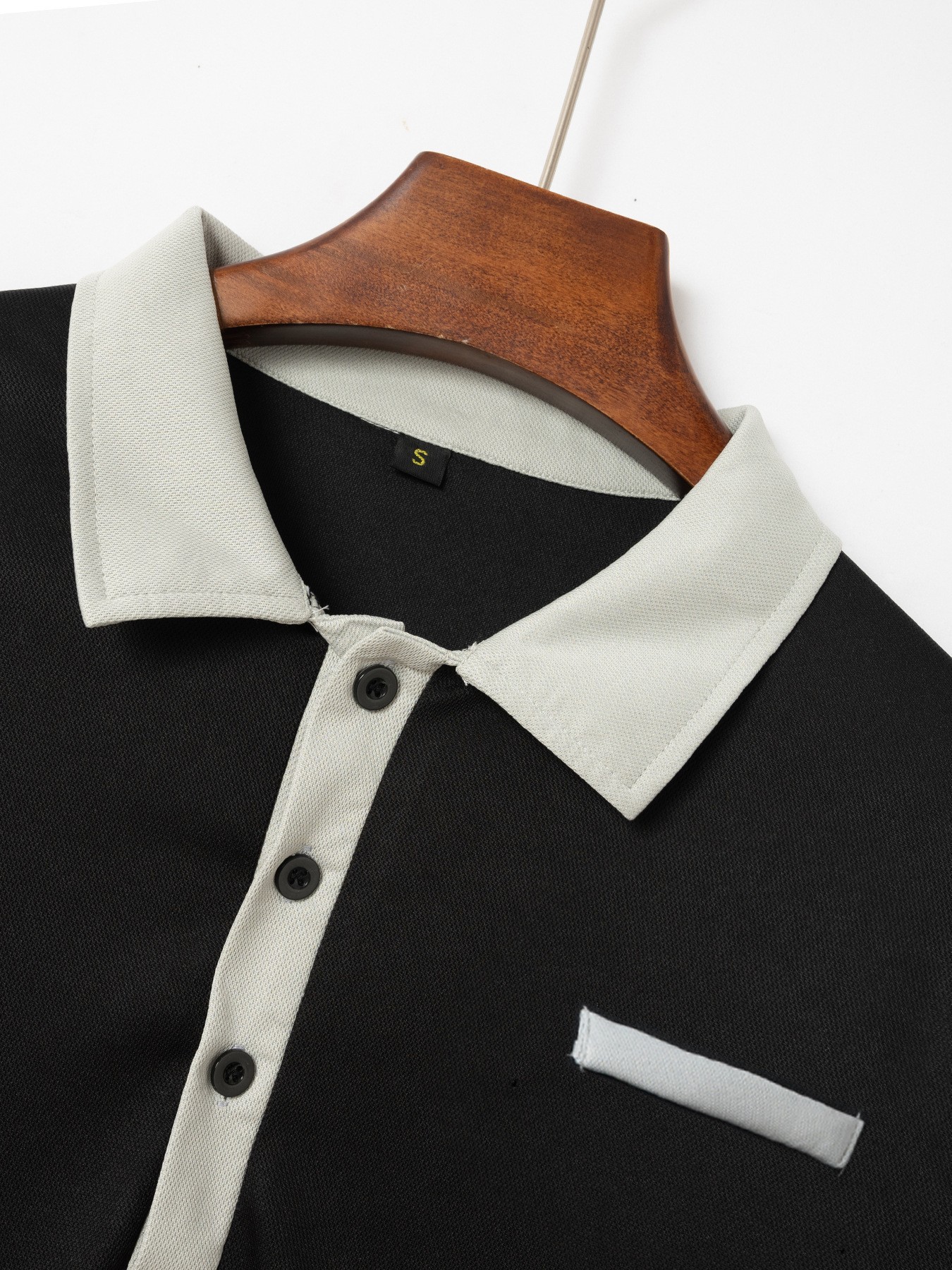 Herren Langarm Poloshirt Mit Button-down-kragen Und Color-block_voghion.com