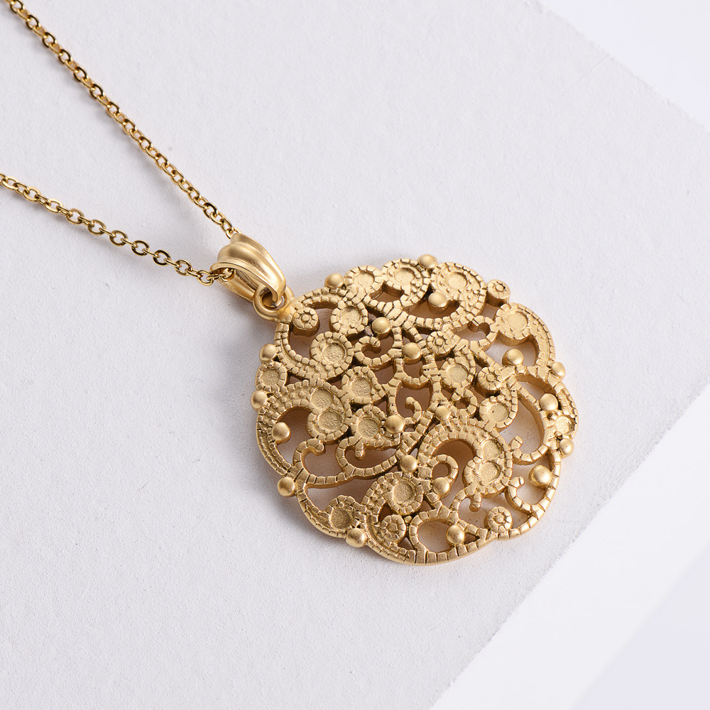 Korean Luxury Flower Cluster Type Vacuum Plating 18k Gold Casting Stainless Steel Necklace display picture 3