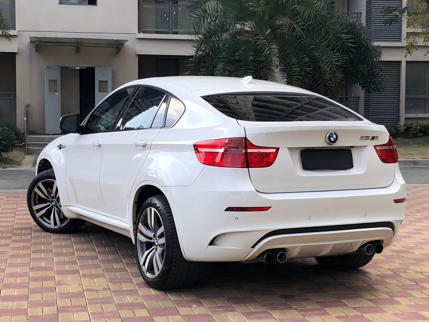 Suitable for 2008-2015 BMW X6 E71 modified to X6M front bumper and rear bumper injection molded PP modified body kit