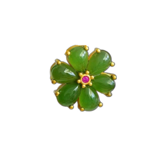 Silver-plated inlaid jade pendant with flower design, suitable for women, lockchain, fashionable and simple, versatile.