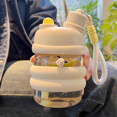 水カッププラスチックカップ女の子かわいいティーカップ高温耐性シンプルな子供用ストローカップ 2025 新しいボトルカップ