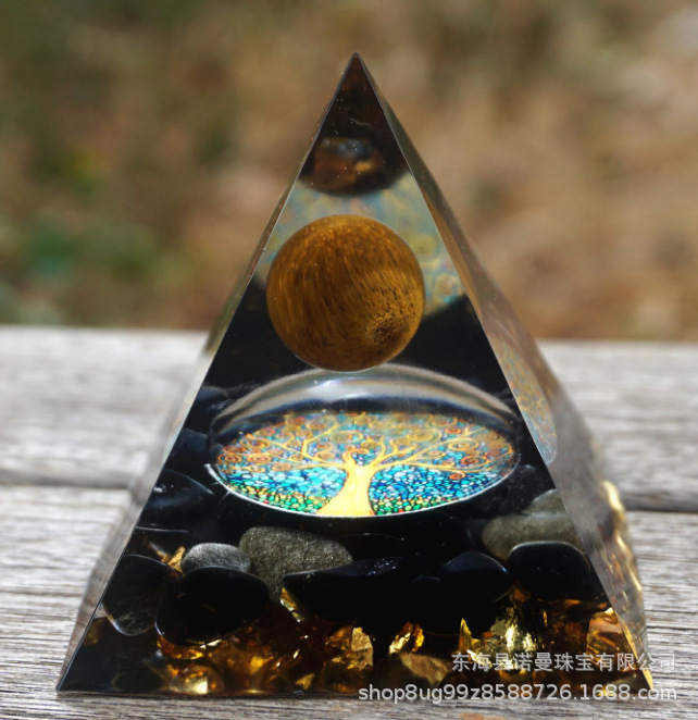 天然水晶碎石滴胶金字塔速卖通10cm手工摆件桌面汽车摆饰装饰礼物