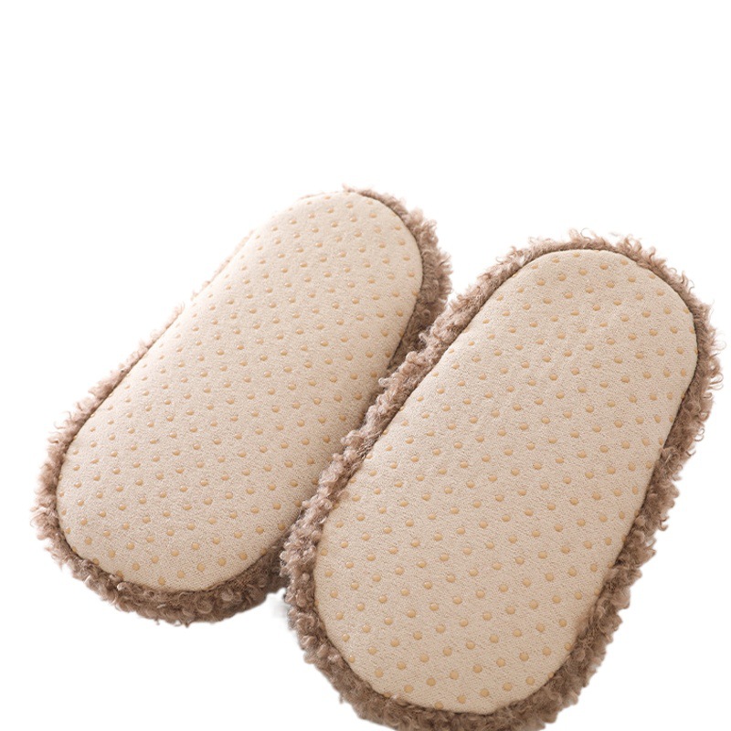 Calcetines del piso del bebé Otoño e Invierno Nuevos sueltos de dibujos animados lindo bebé interior antideslizante fresco niños y niñas zapatos de niño Calcetines