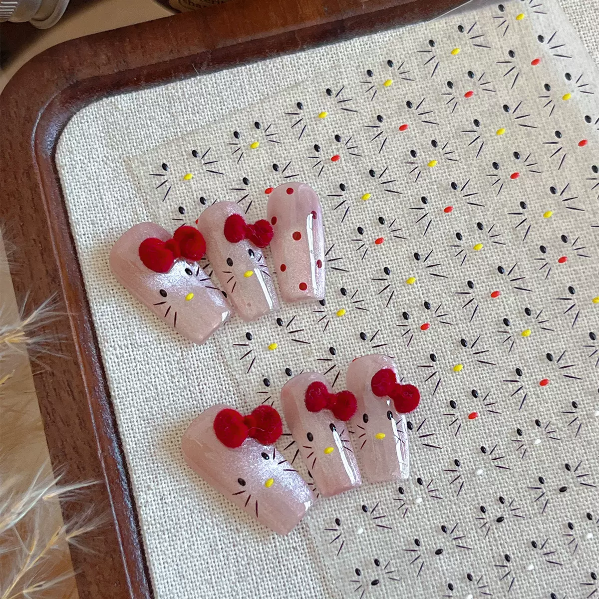 YITU蚁图浮雕卡通脸美甲贴纸精致线条可爱带背胶指甲装饰贴YT4828