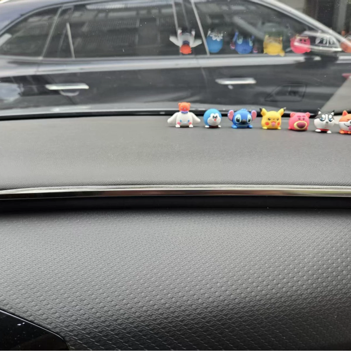 2025 новых мультяшных трехмерных мягких резиновых украшений для центральной консоли автомобиля, компьютерного стола, сабо, цветочные аксессуары