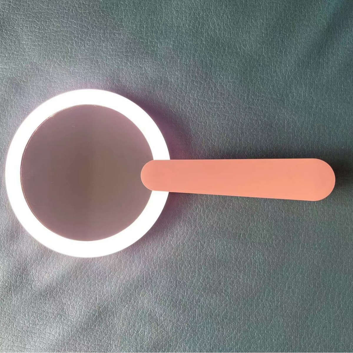 Fabricantes de absorción transfronteriza espejo de mano led espejo de maquillaje con lámpara portátil espejo de mango pequeño espejo plegable